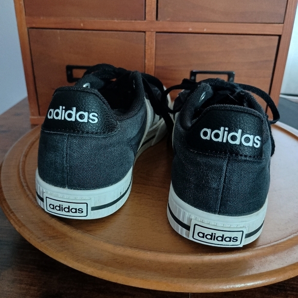 Adidas Kids Black and White Sneakers_1.5 - Picture 2 of 6